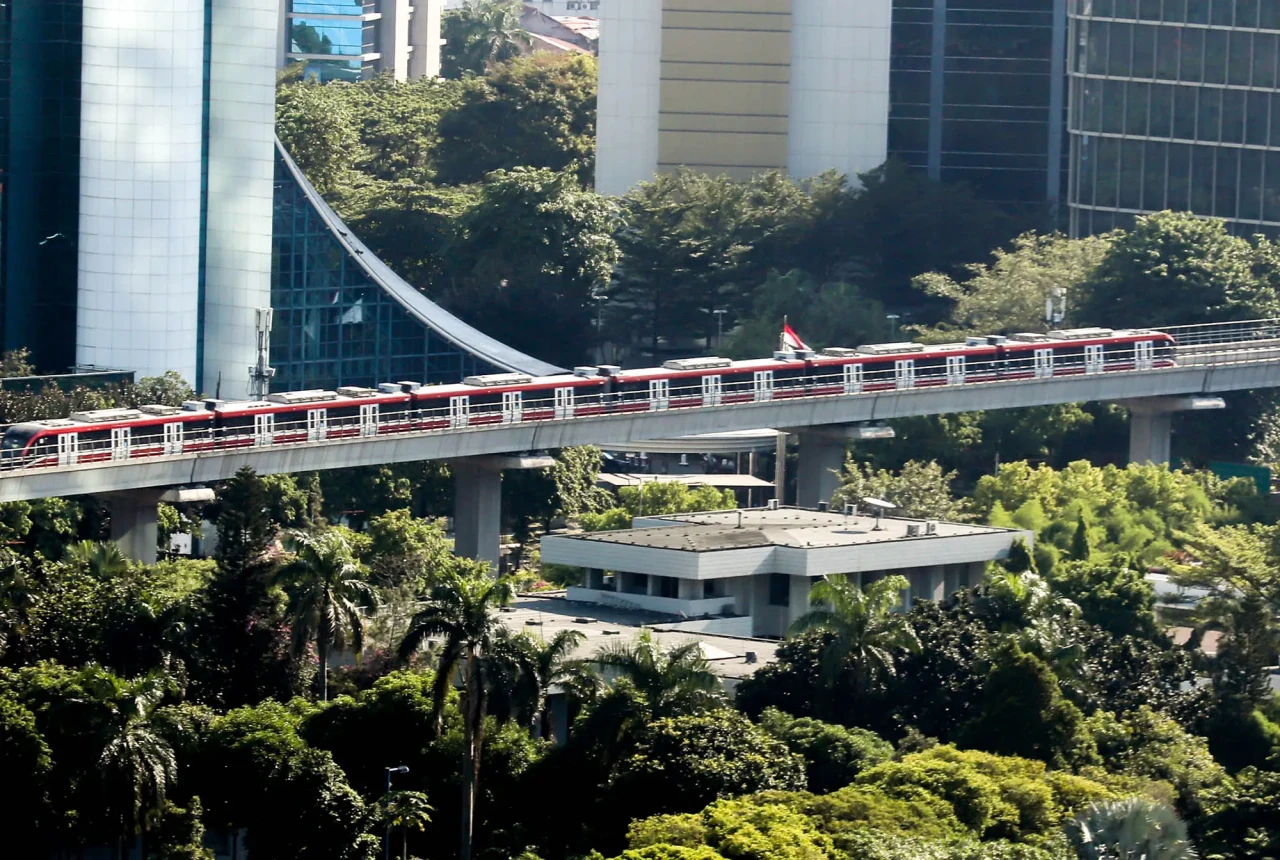 LRT Jabodebek Tambah...