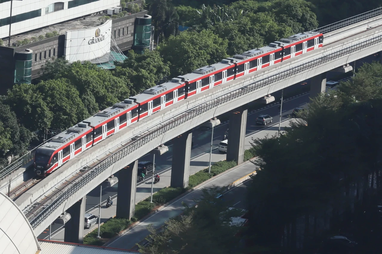LRT Jabodebek Tambah...