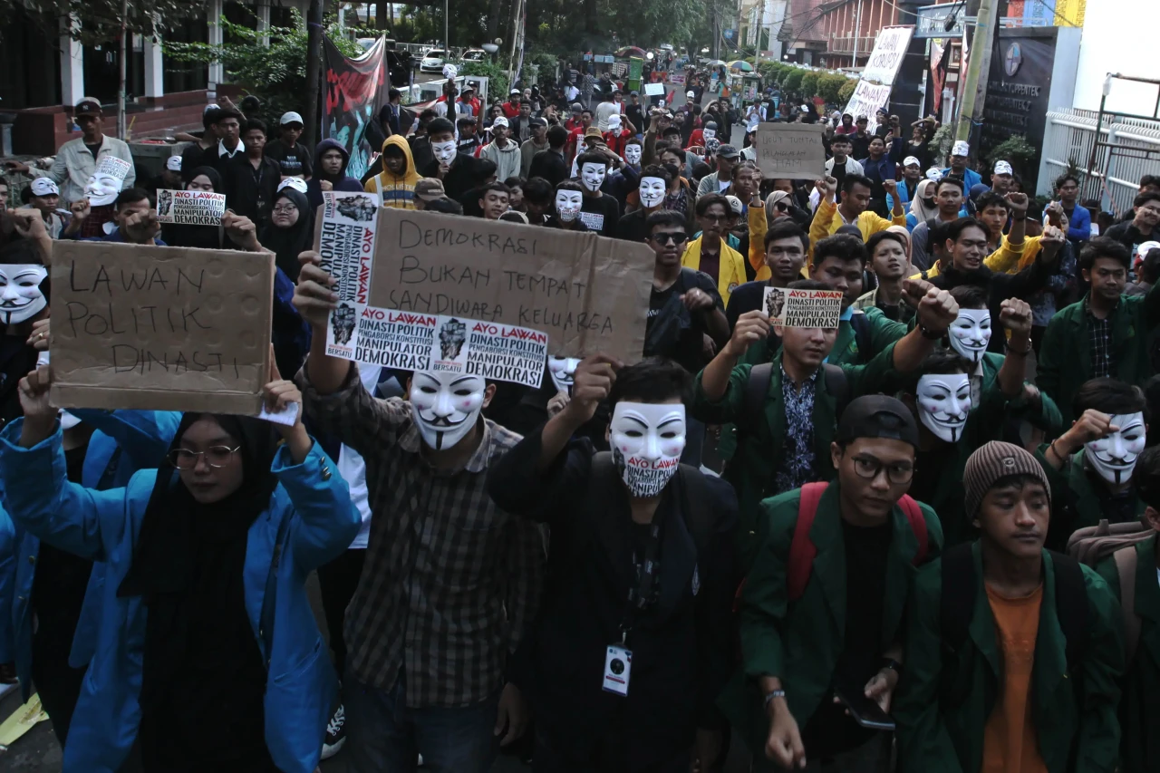 Mimbar Rakyat Selamatkan...