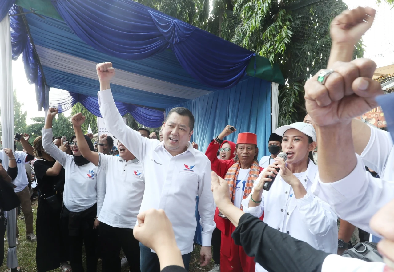Partai Perindo Gelar...