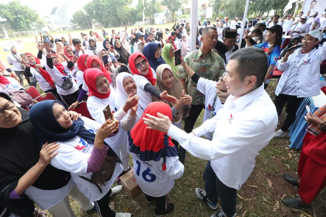 Partai Perindo Gelar...