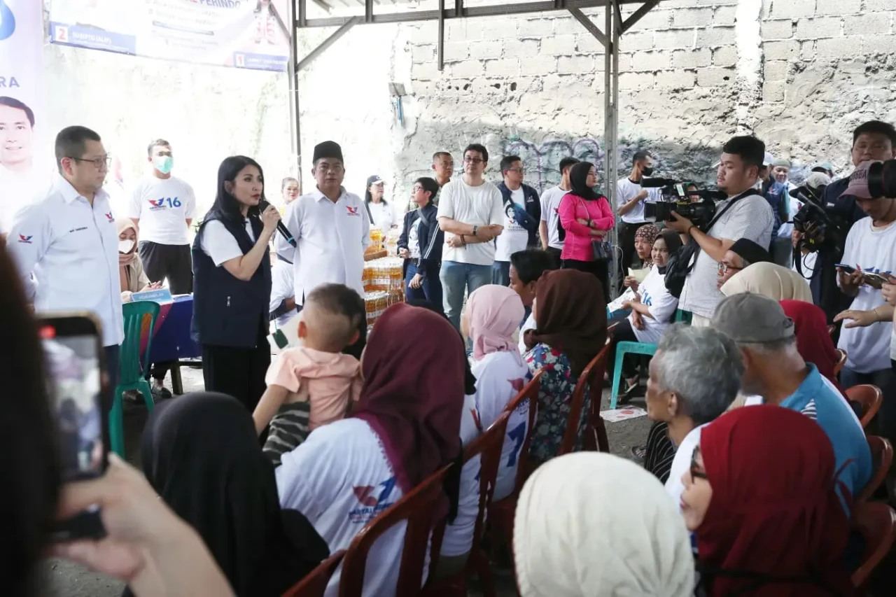 HT dan Liliana Kunjungi...