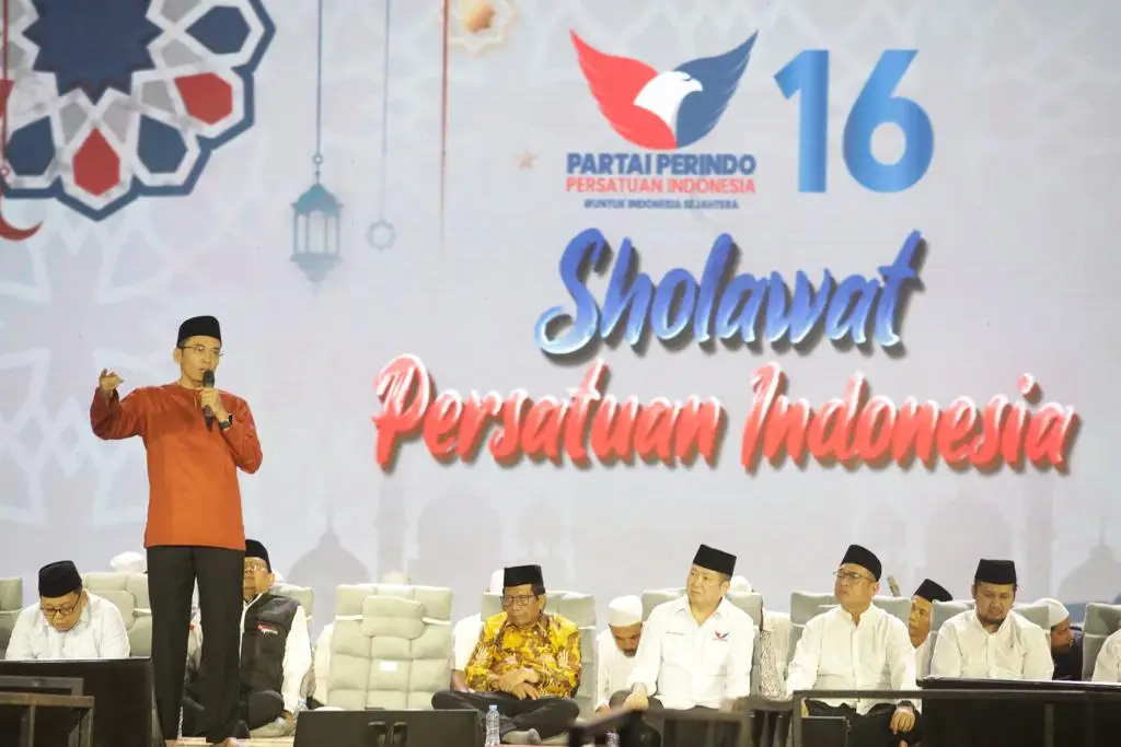 Hary Tanoesoedibjo dan...
