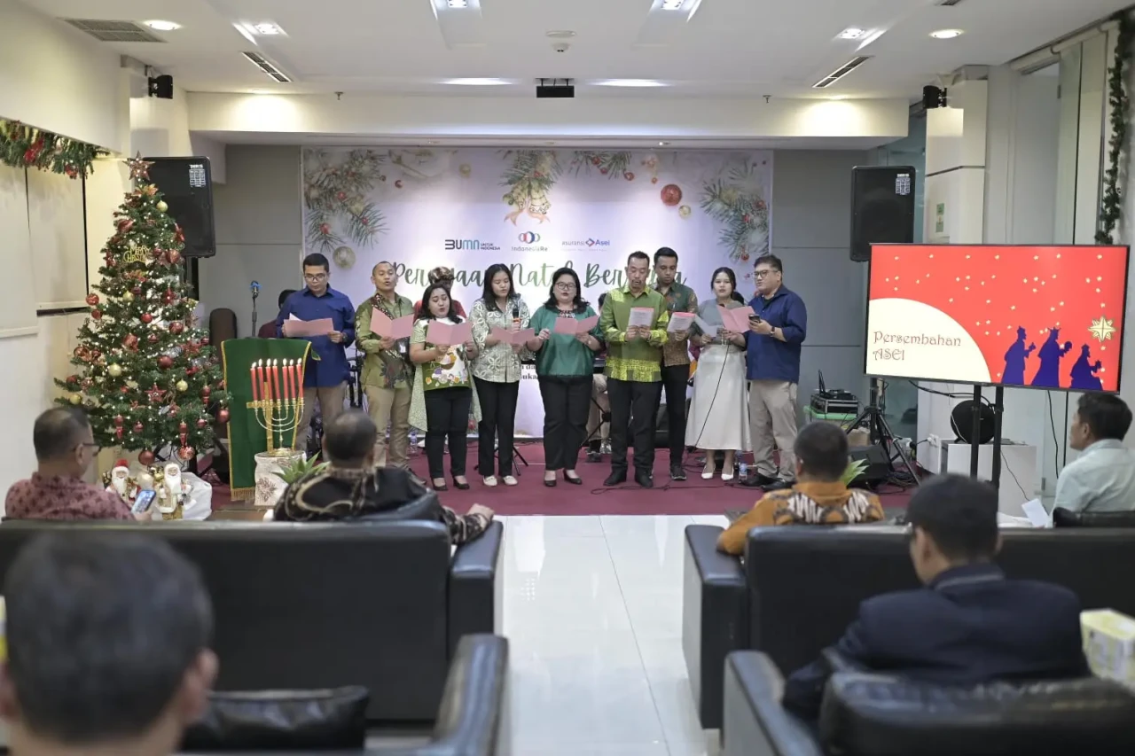 Rayakan Natal Bersama,...