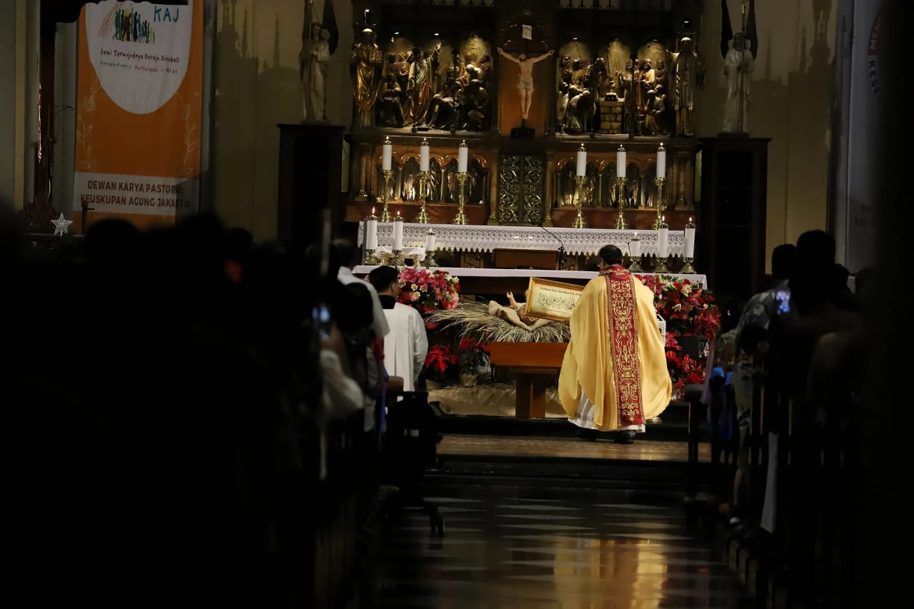 Misa Malam Natal di...