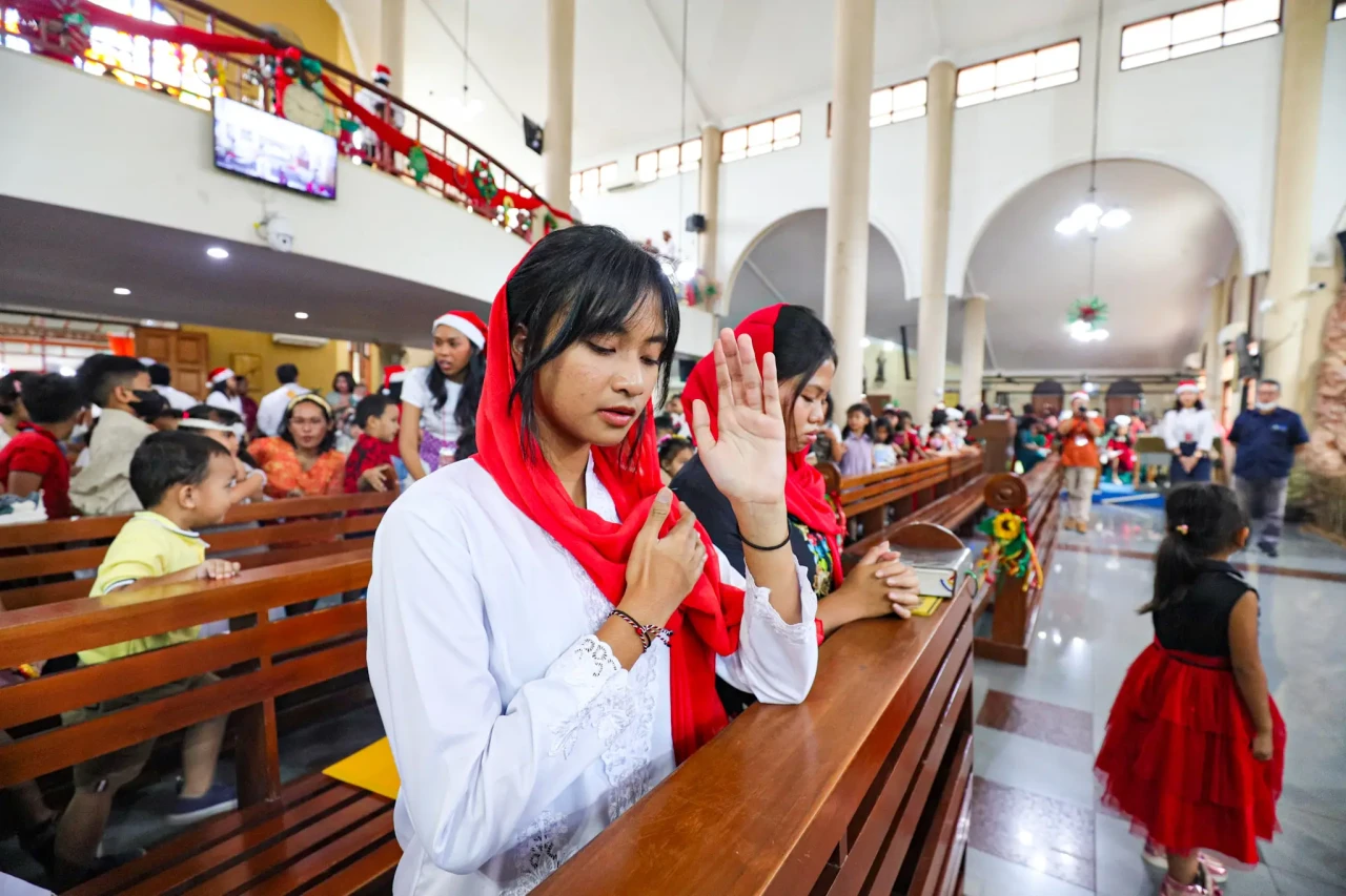 Misa Natal Anak di Gereja...