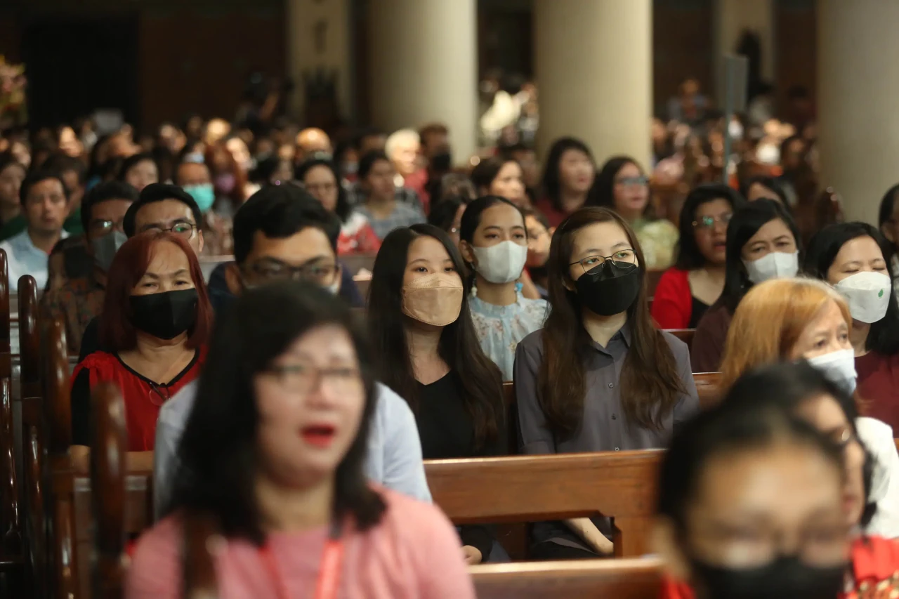 Misa Natal di Gereja...