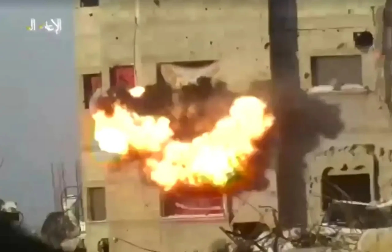 Pejuang Brigade Al-Qassam...