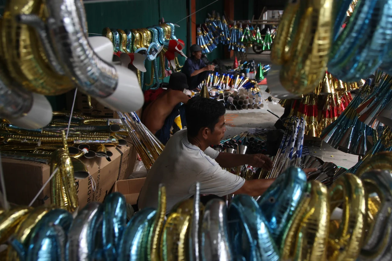 Penjual Terompet Musiman...