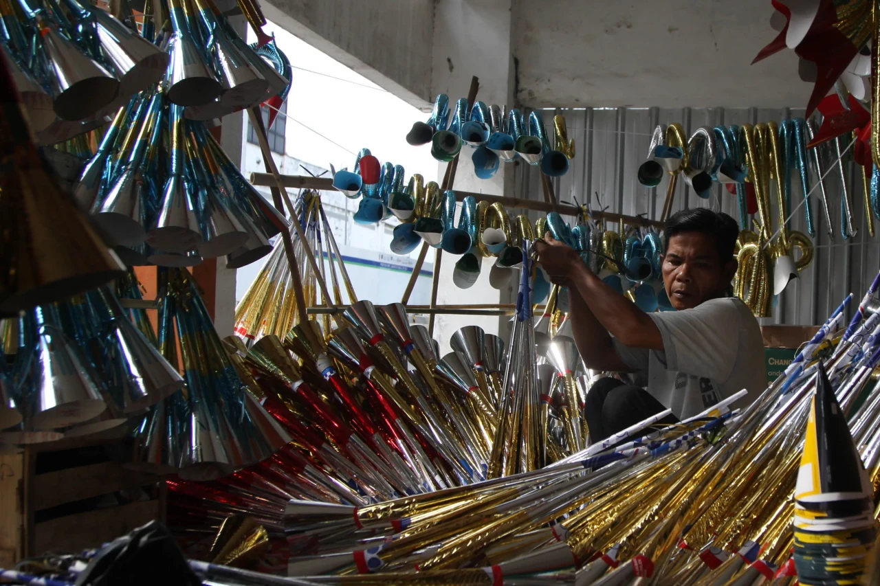 Penjual Terompet Musiman...