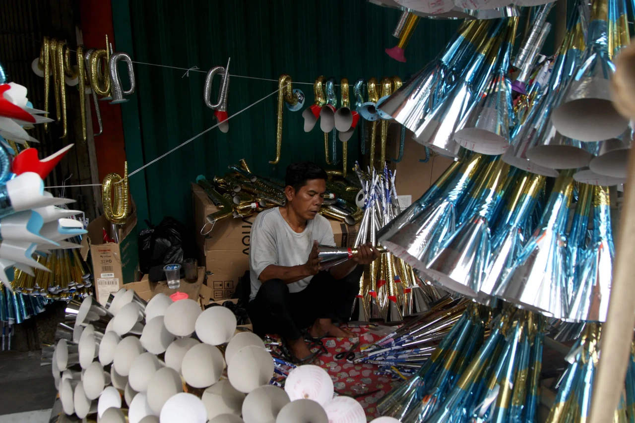 Penjual Terompet Musiman...