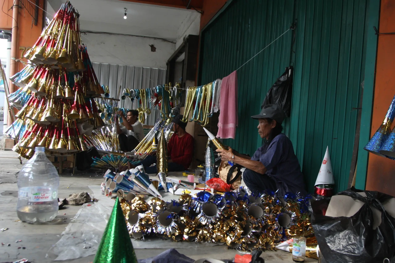 Penjual Terompet Musiman...