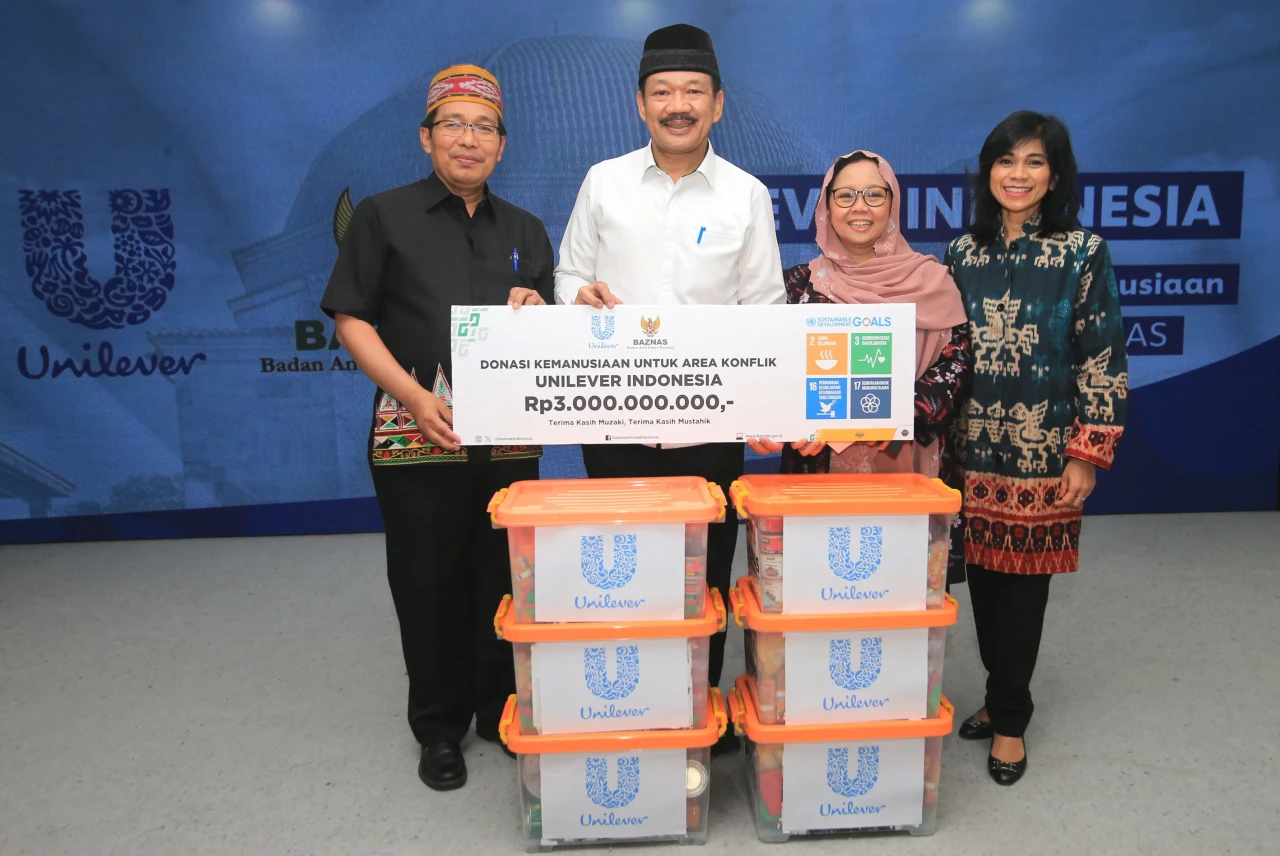 Baznas Terima Bantuan...