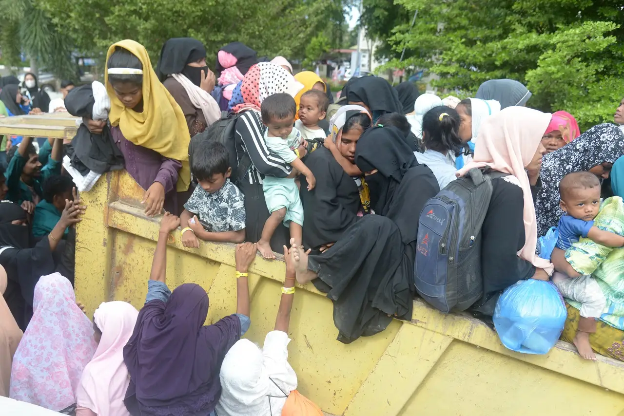 Mahasiswa Pindahkan...