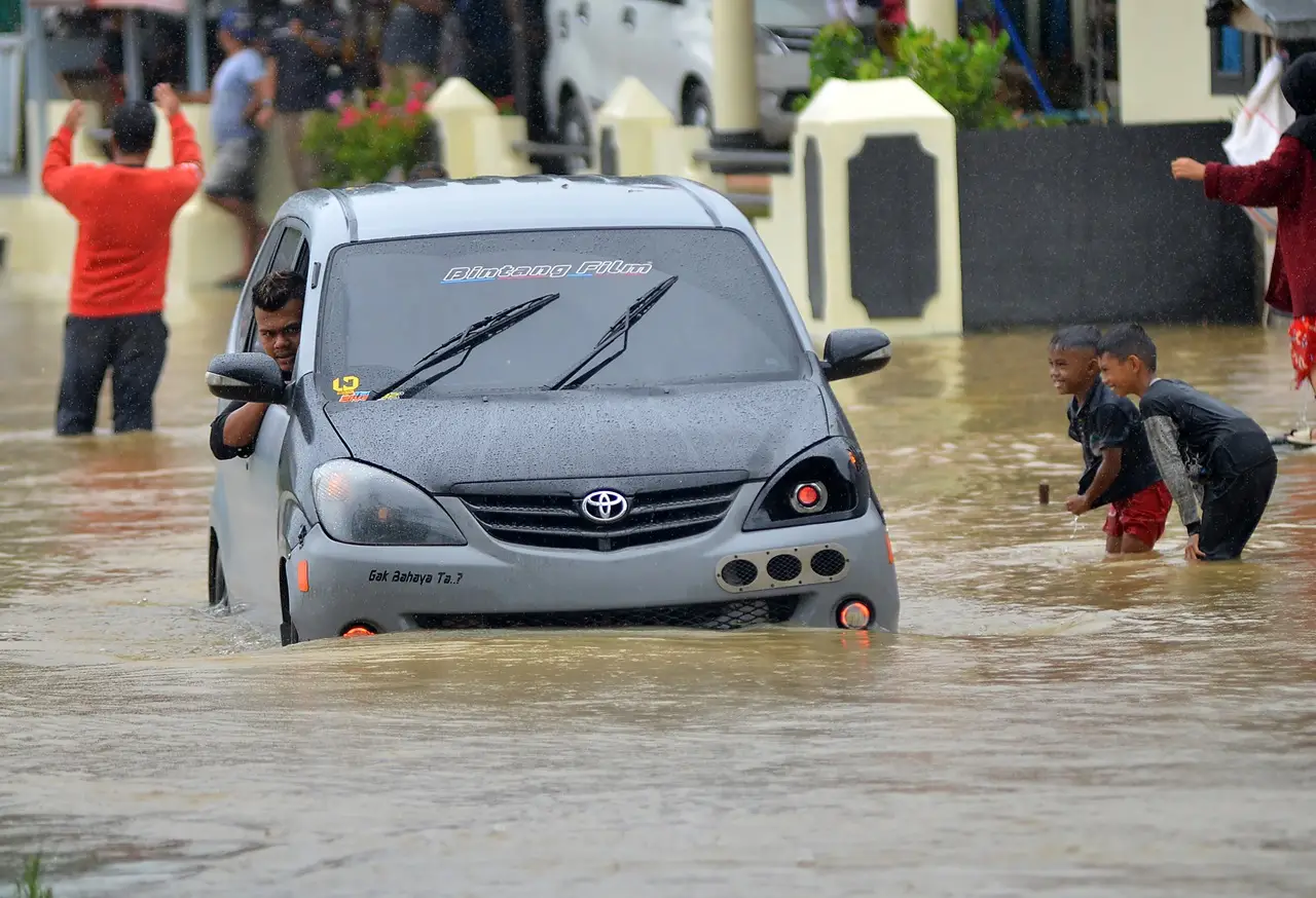 Banjir Luapan Sungai...