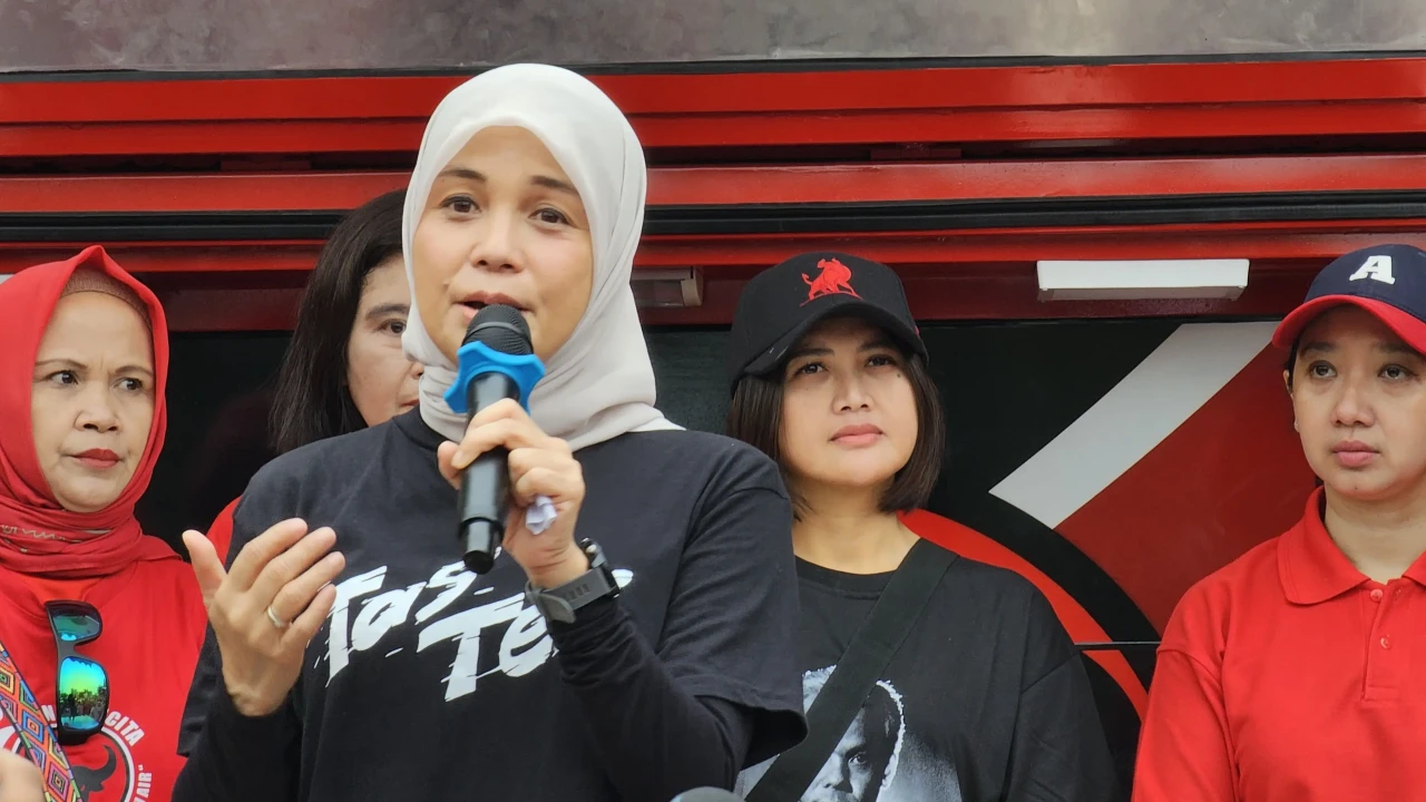 Atikoh Ganjar Ajak Ibu-ibu...
