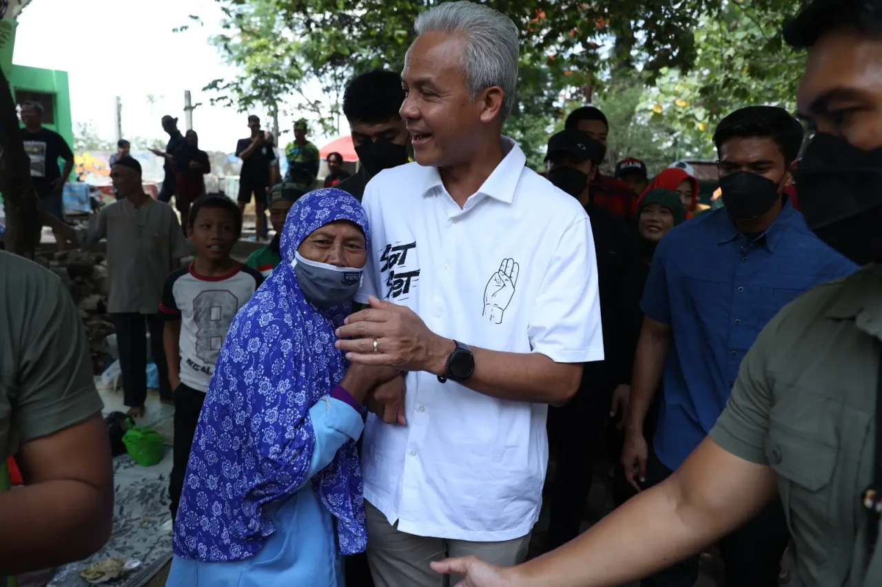 Ribuan Pengunjung Mata...