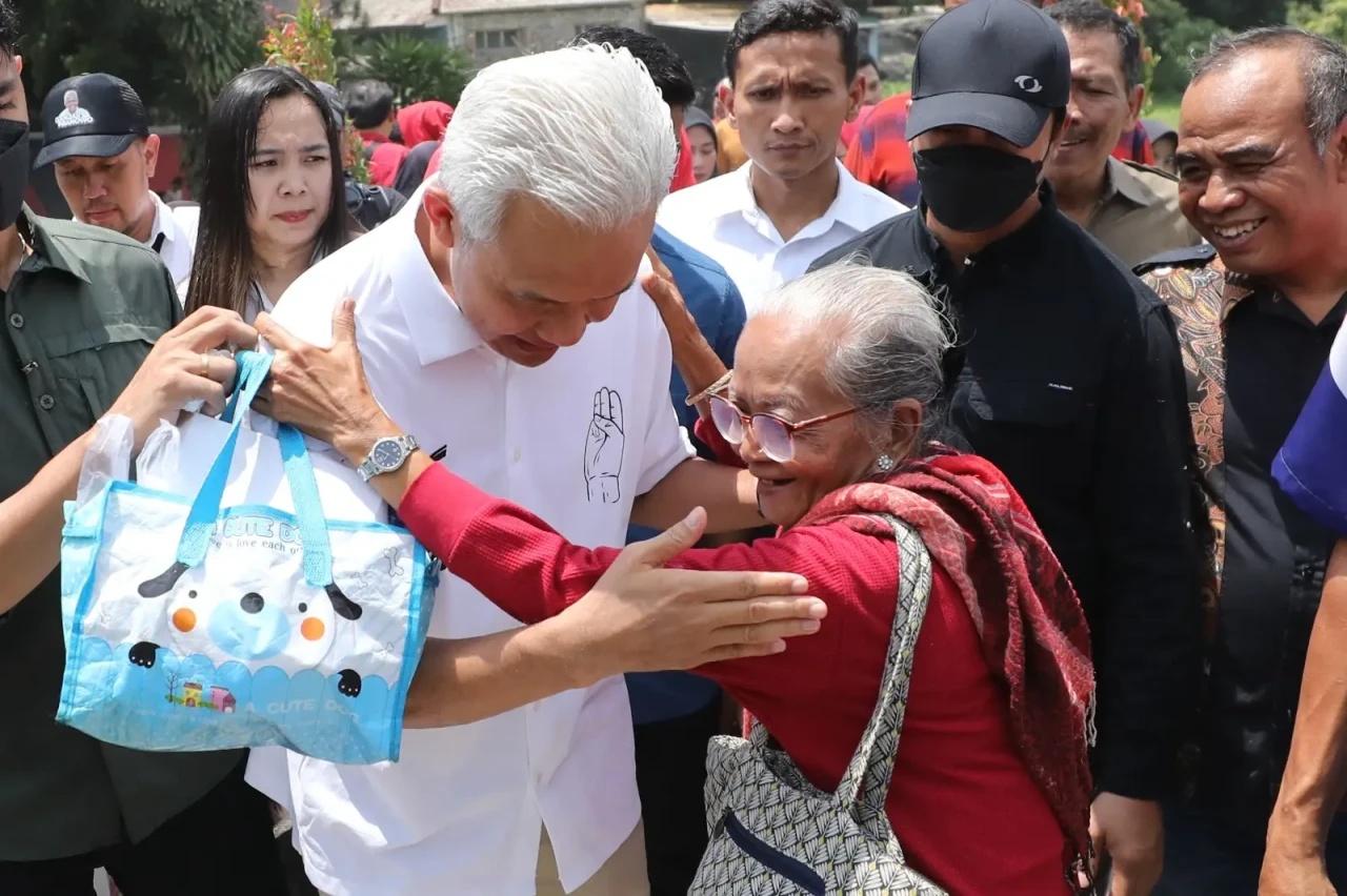 Ribuan Pengunjung Mata...