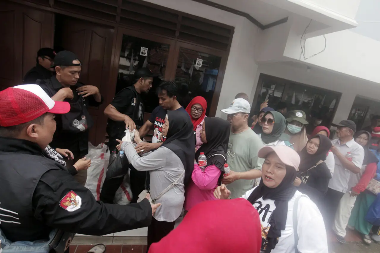 Ringankan Beban Masyarakat,...
