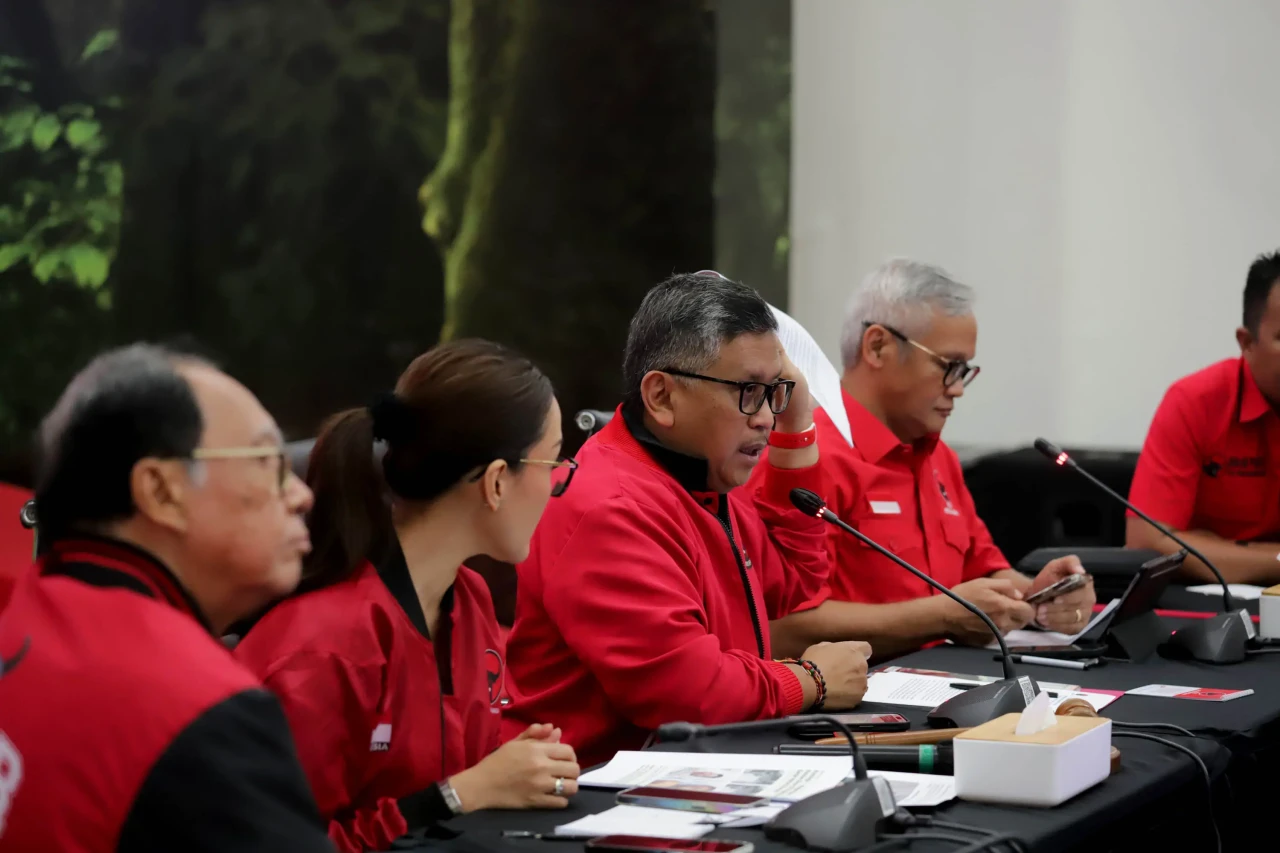 PDI P Bahas Mengenai...