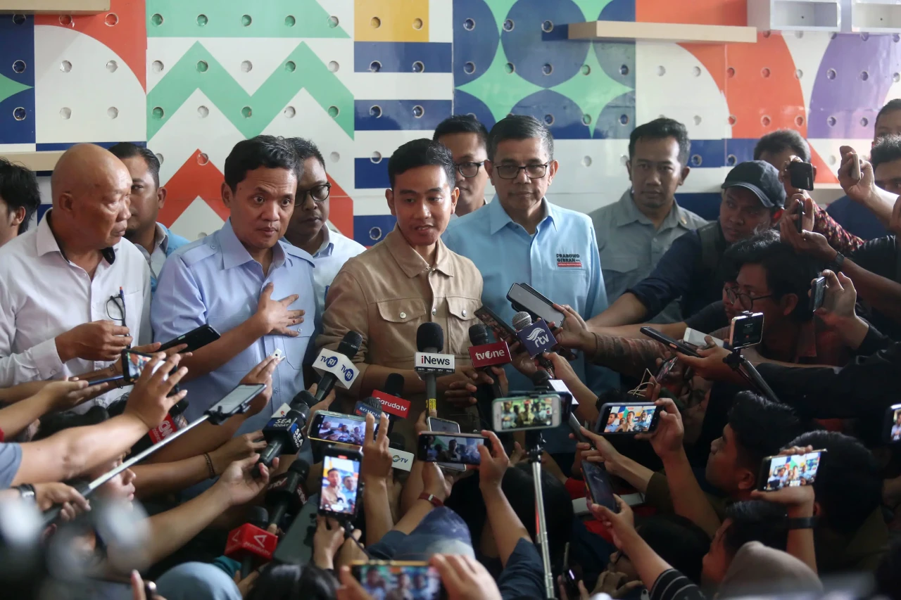 Gibran Penuhi Panggilan...