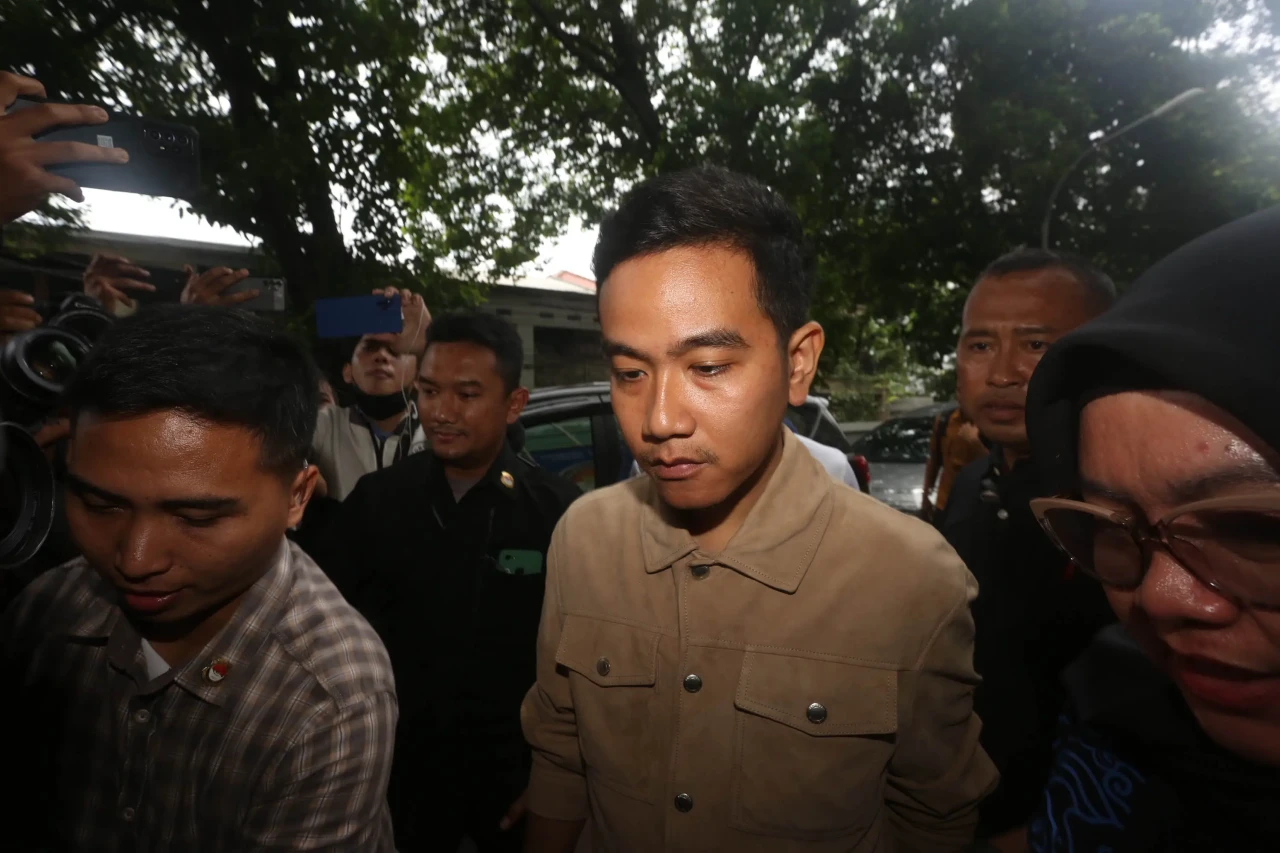 Gibran Penuhi Panggilan...