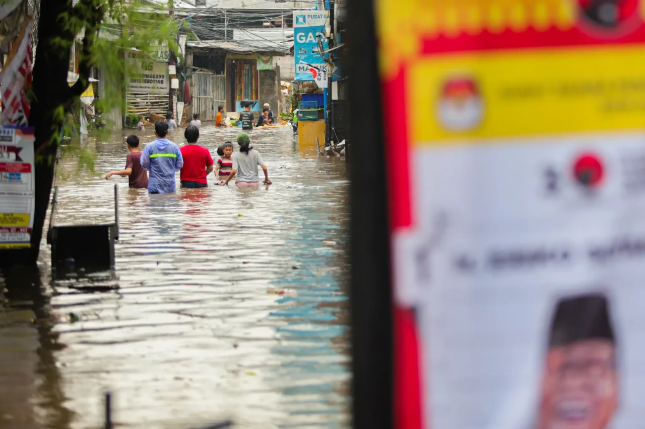Hujan Deras, Jalan Kemang...