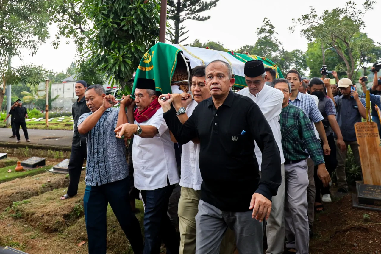 Pemakaman Rizal Ramli...
