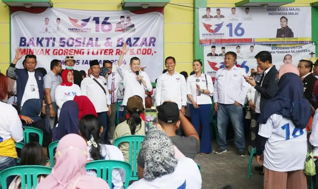 HT Tinjau Bazar Minyak...