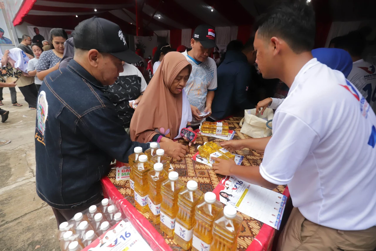 Partai Perindo Gelar...