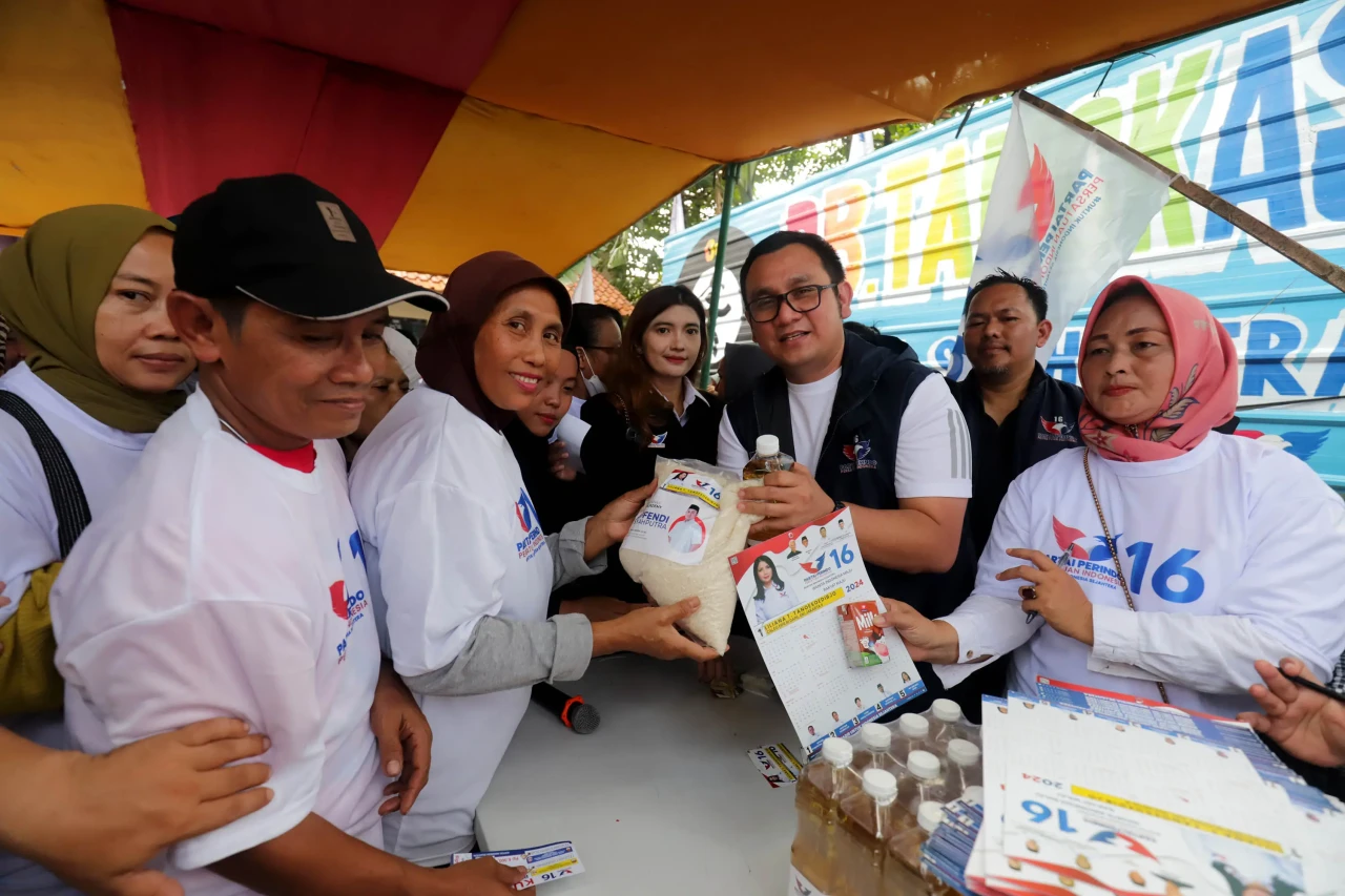 Peduli kepada Masyarakat,...