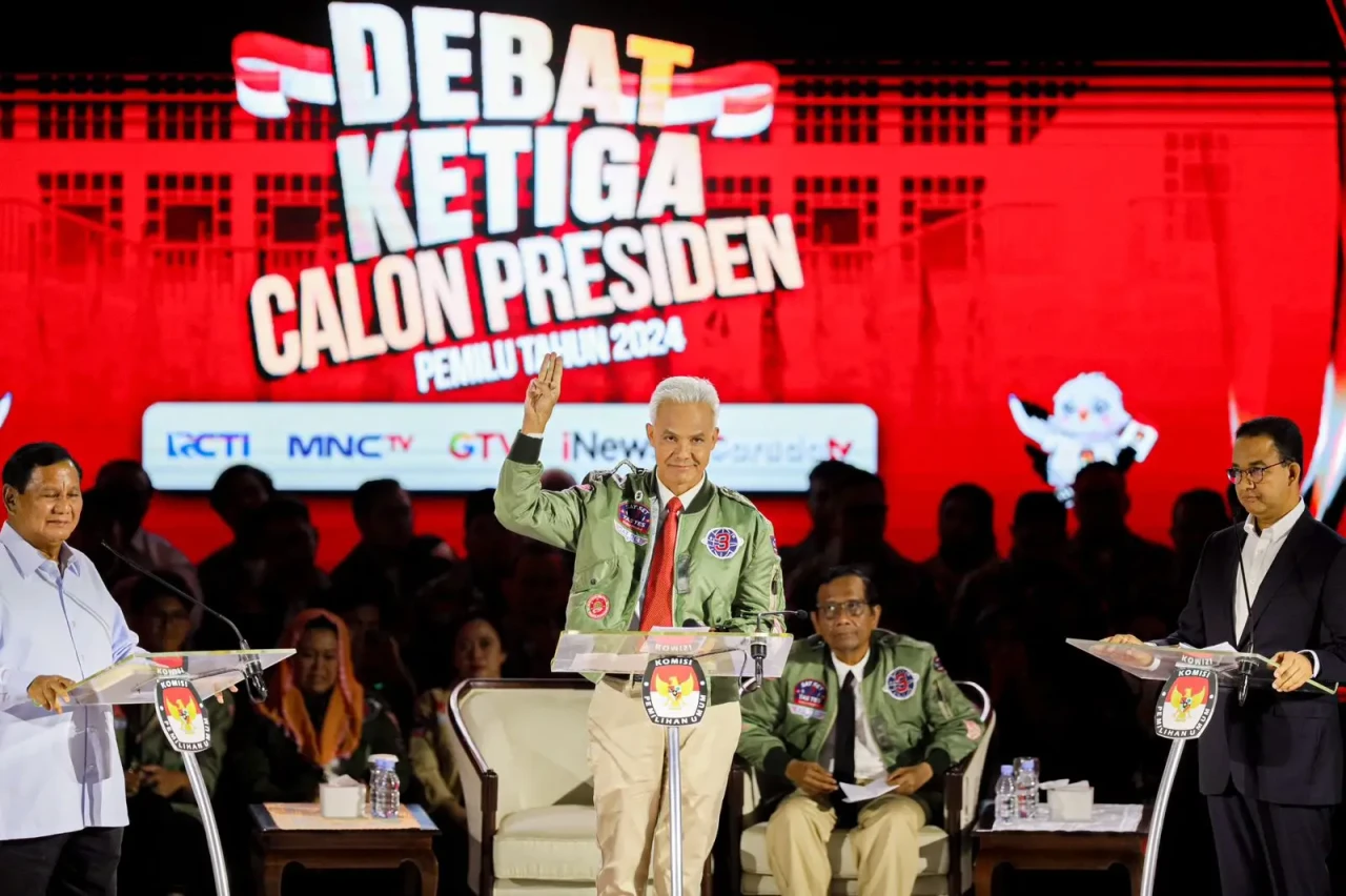 Potret Tiga Capres Ikuti...