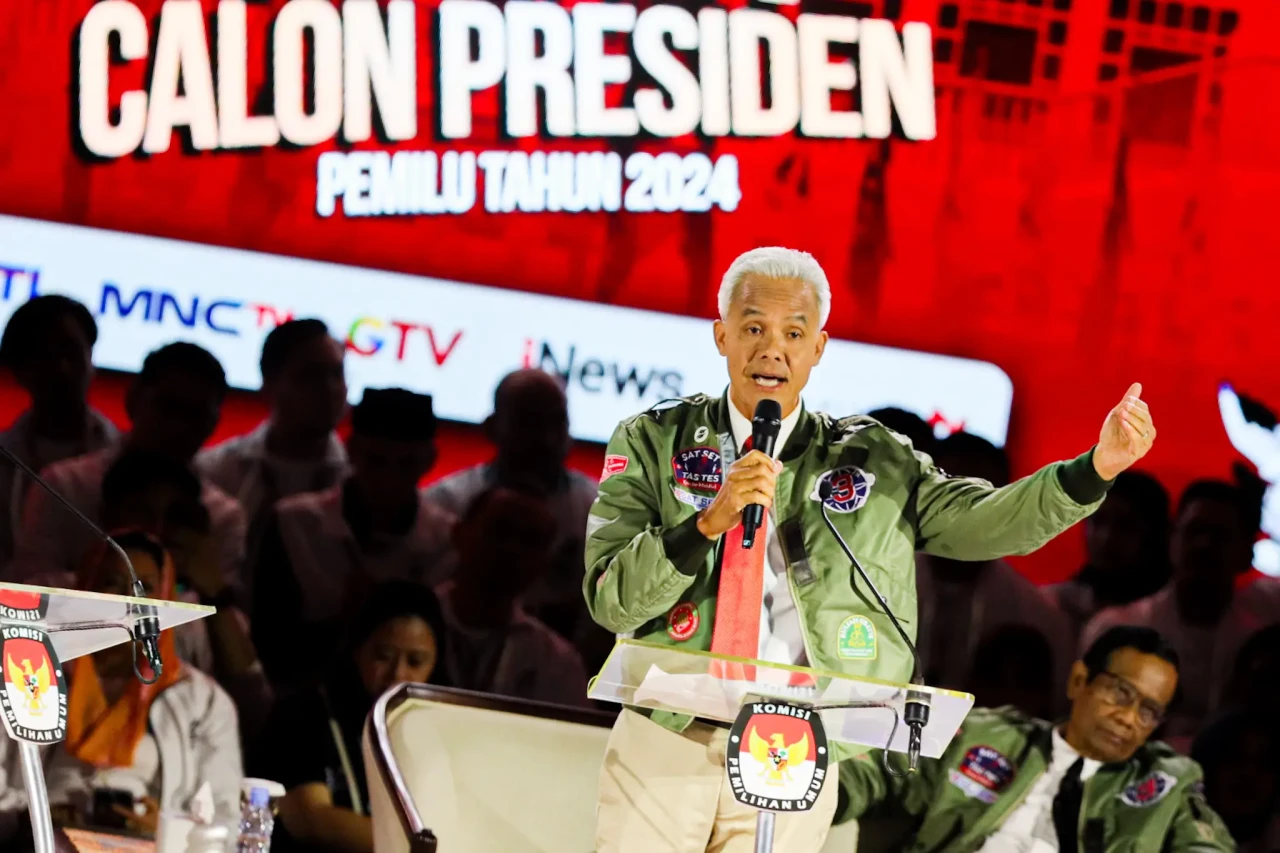 Potret Tiga Capres Ikuti...