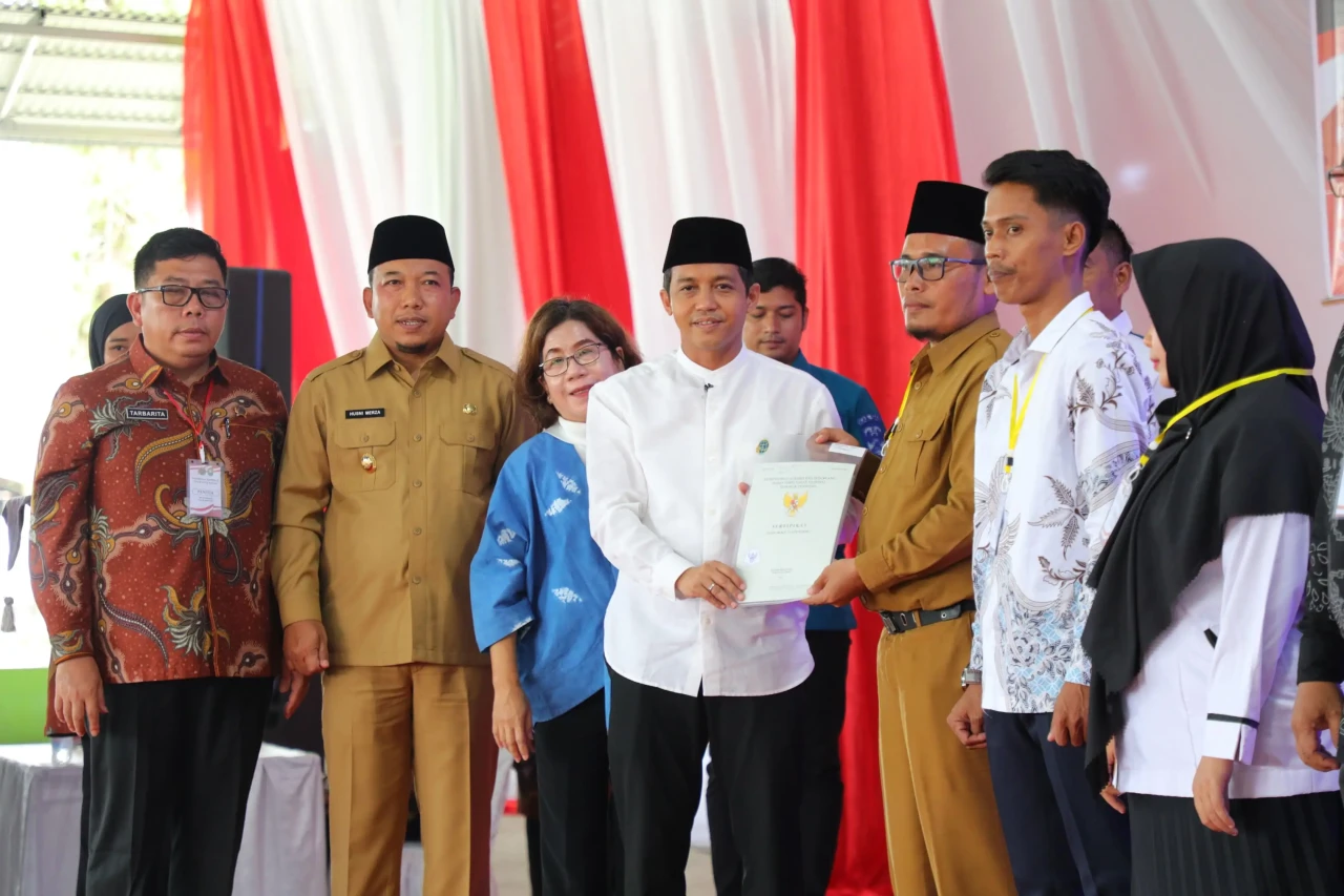 Bagikan 1000 Sertifikat...