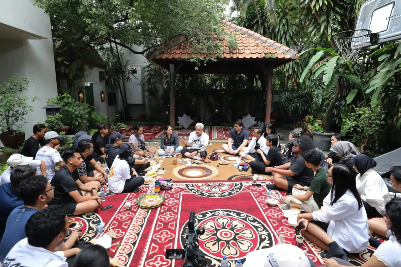 Temui Anak-anak Muda,...