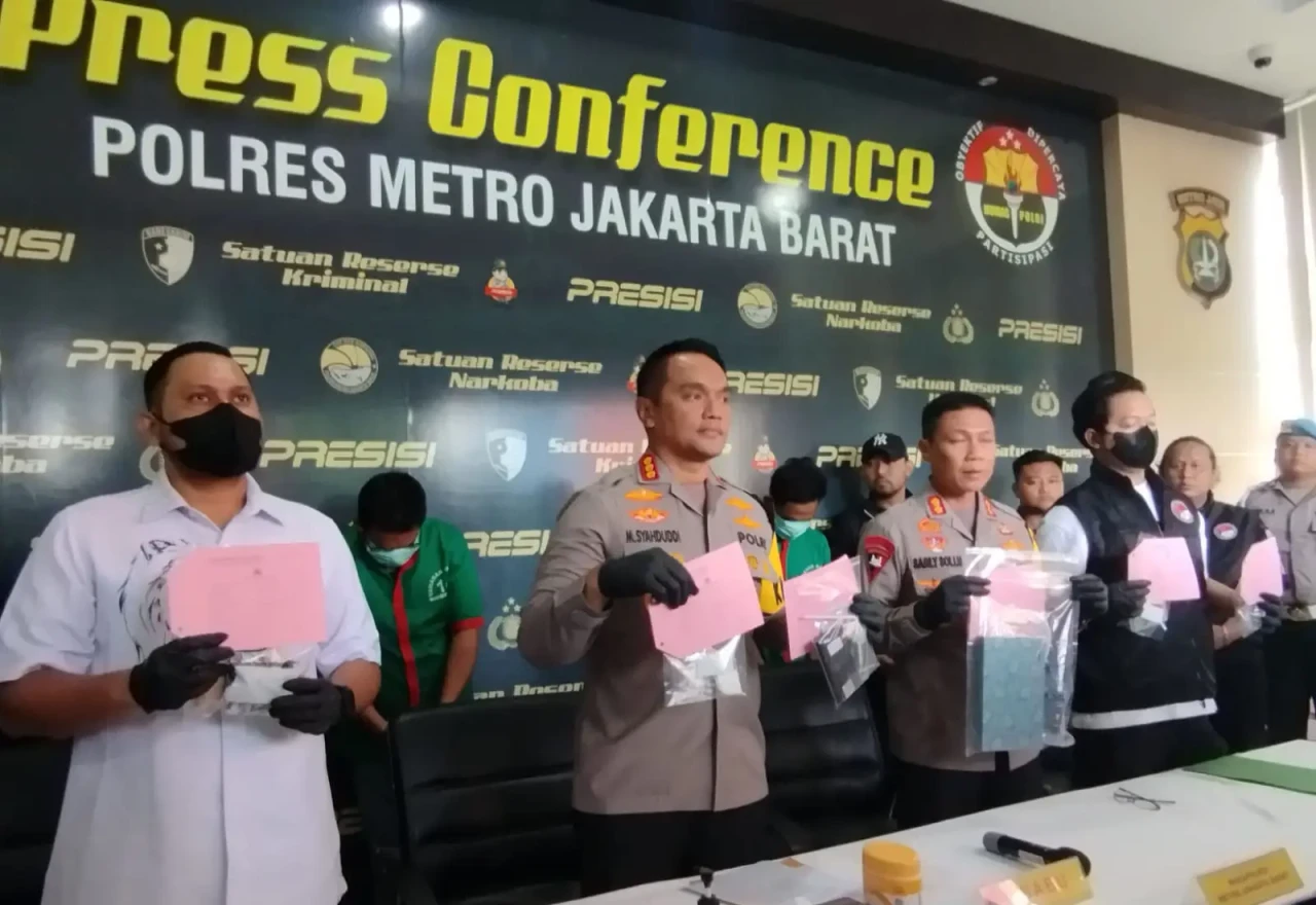 Enam Kali Pakai Narkoba,...
