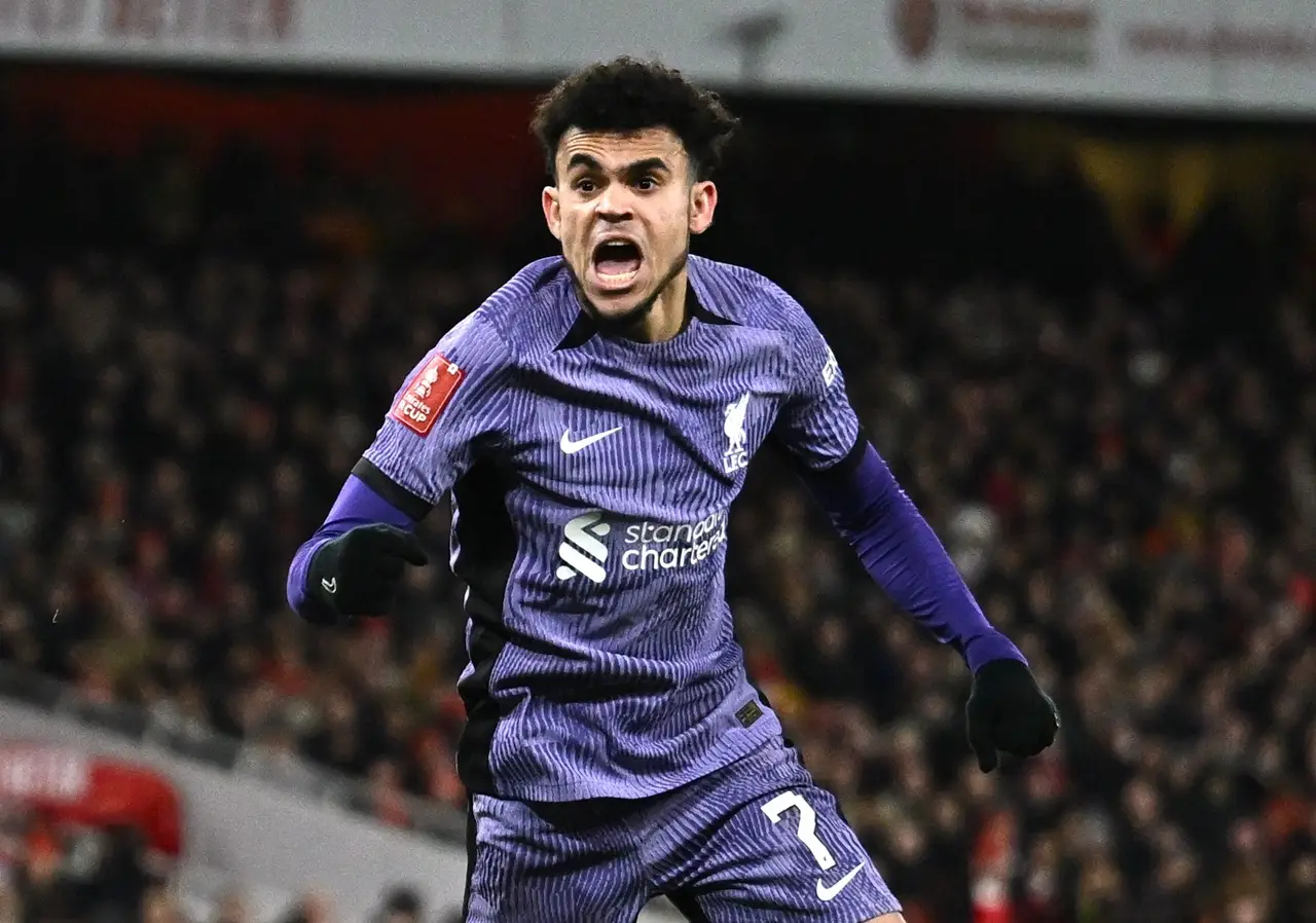 Menang 2-0, Liverpool...