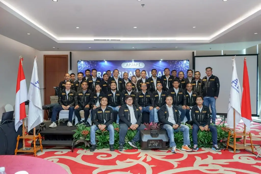 Bahas Strategi dan Inovasi,...