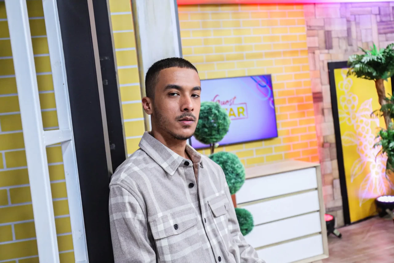 Aziz Hedra Rilis Single...