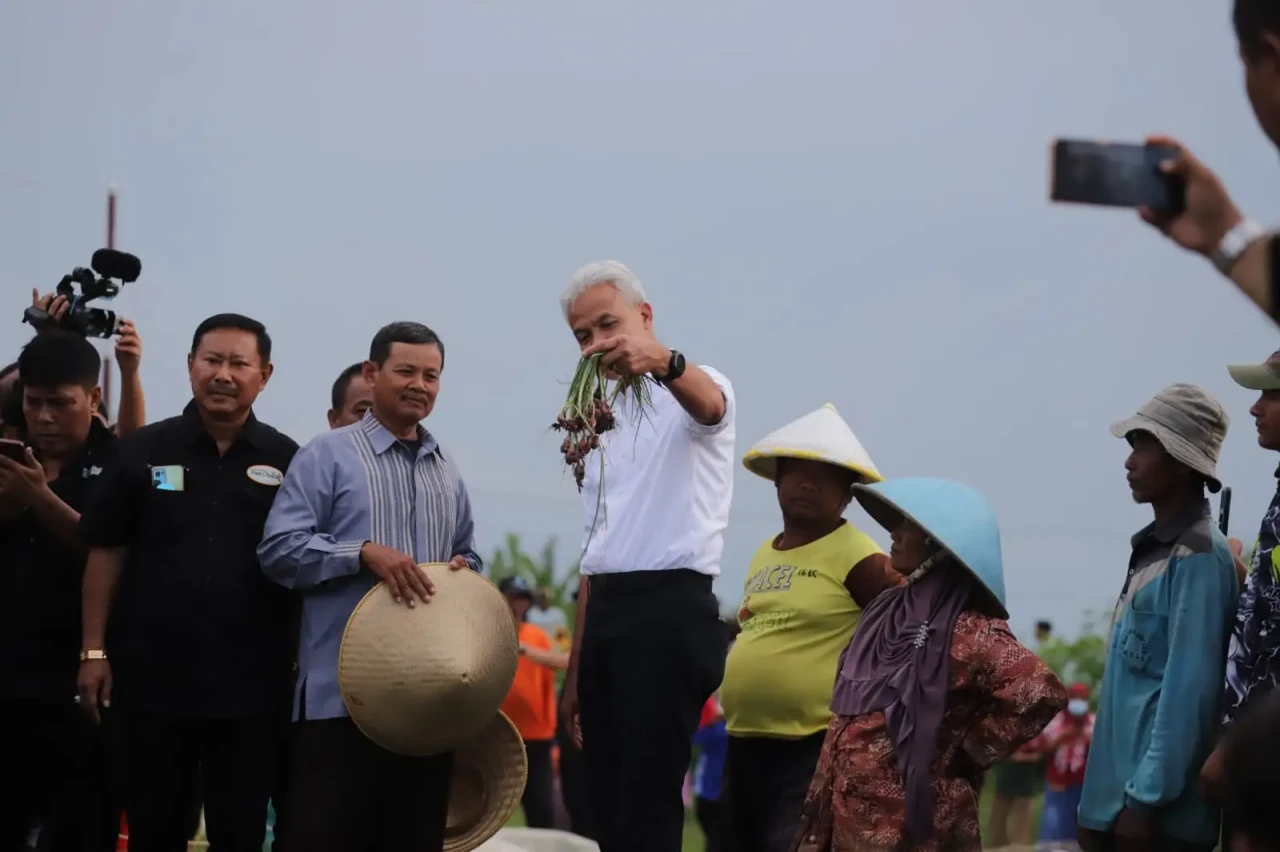 Momen Ganjar Berdialog...