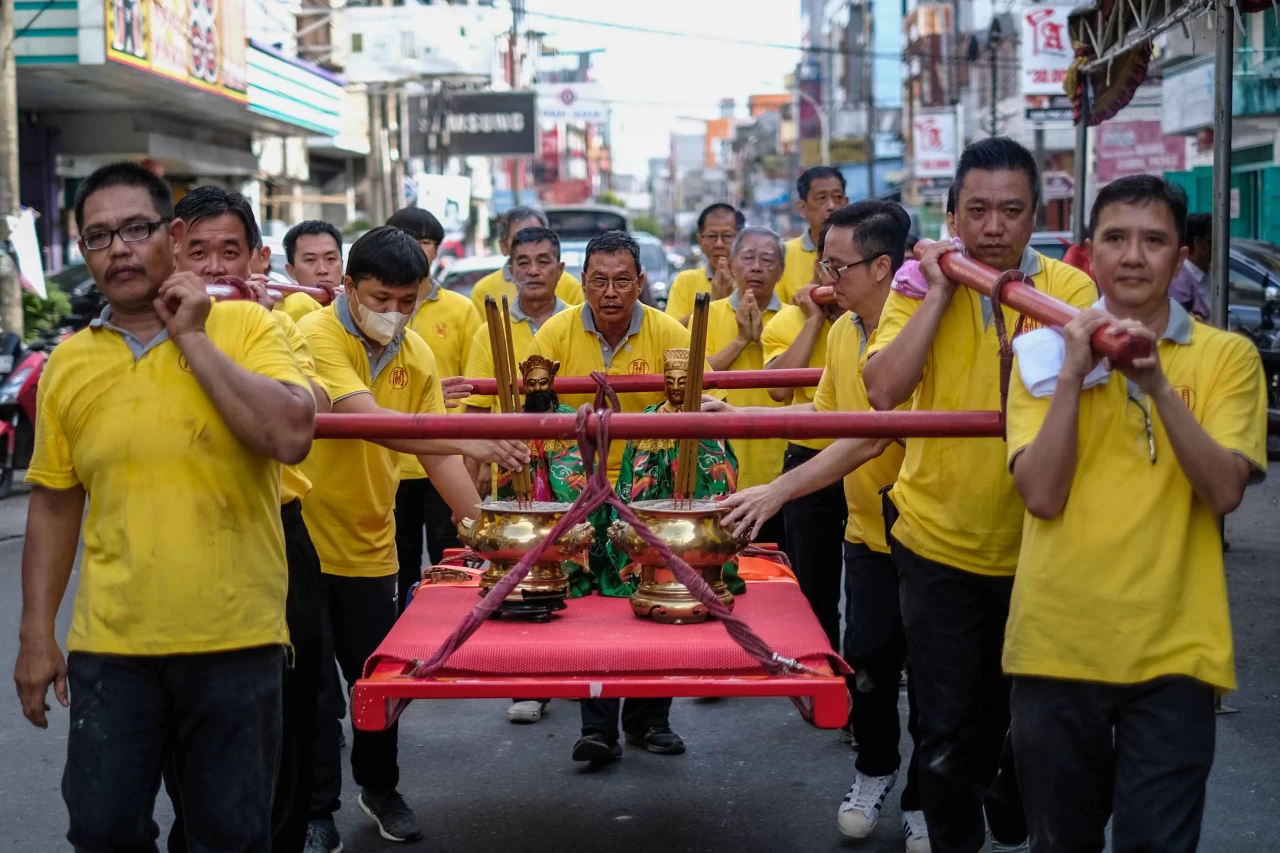 Ritual Pemindahan Patung...