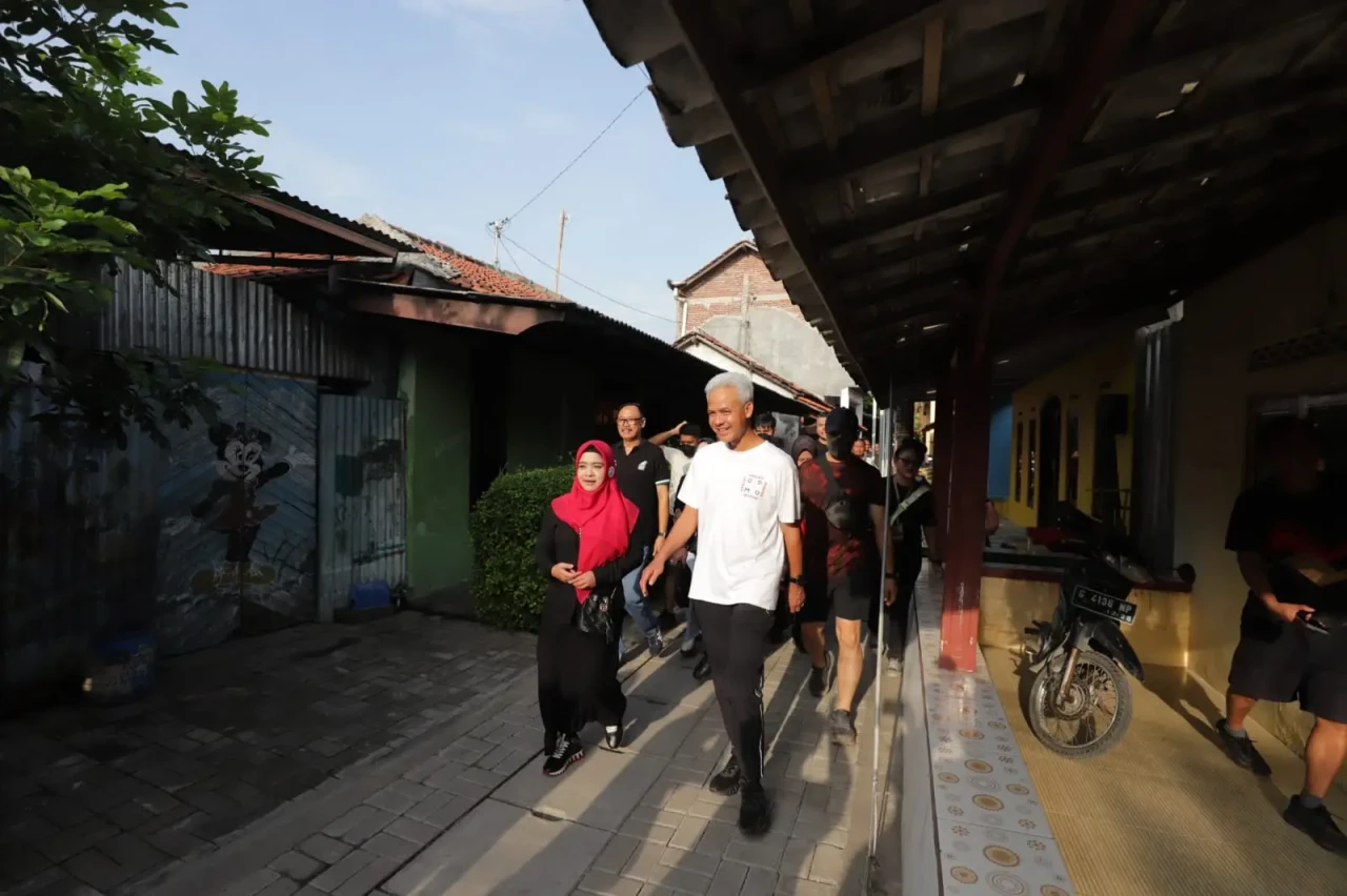 Sambil Berolahraga,...