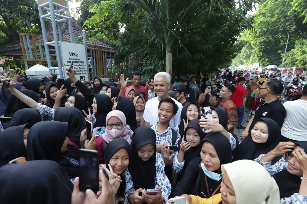 Sambil Berolahraga,...