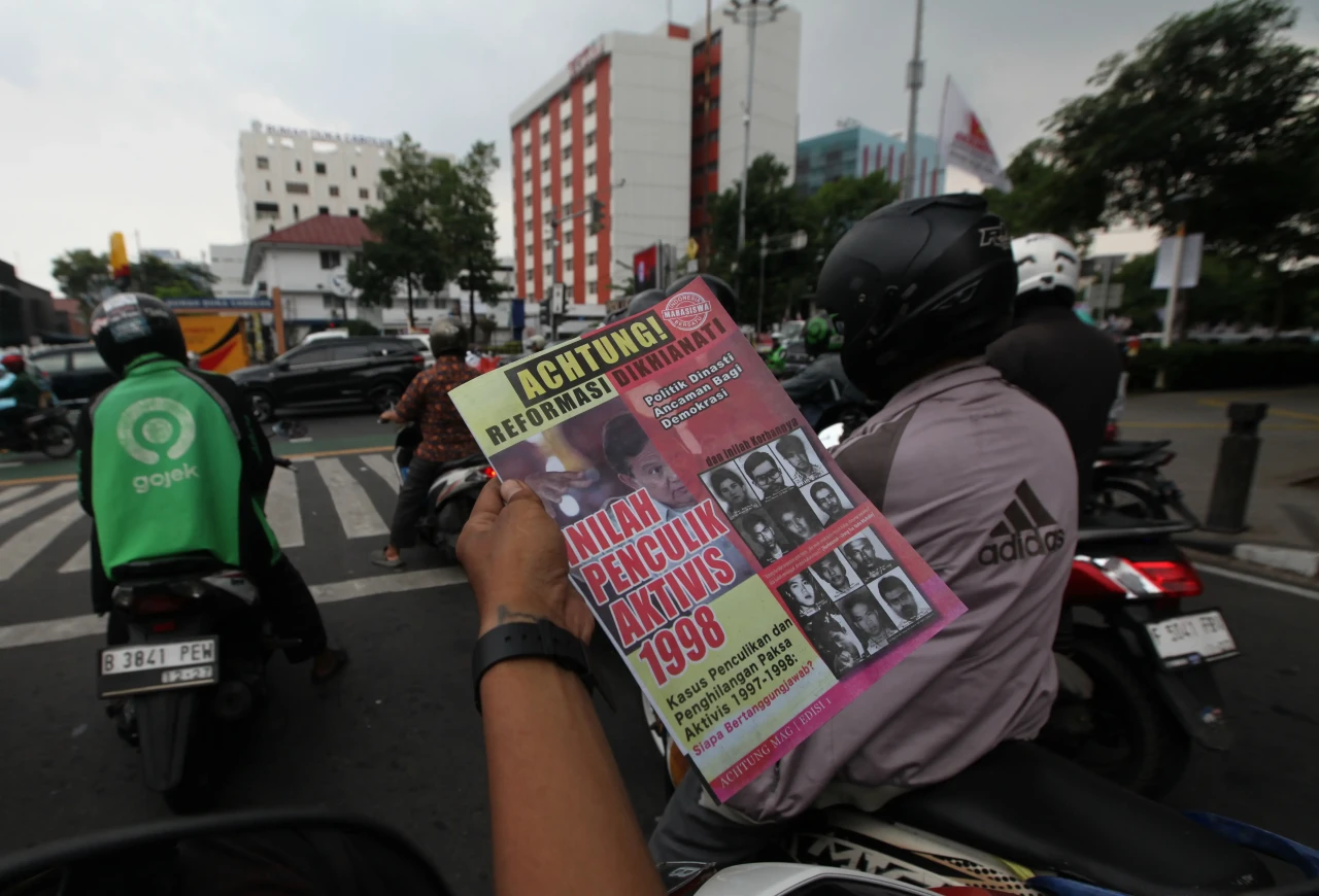 Aksi Mahasiswa Melawan...