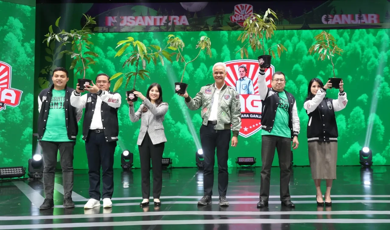 Ganjar Pranowo Hadiri...