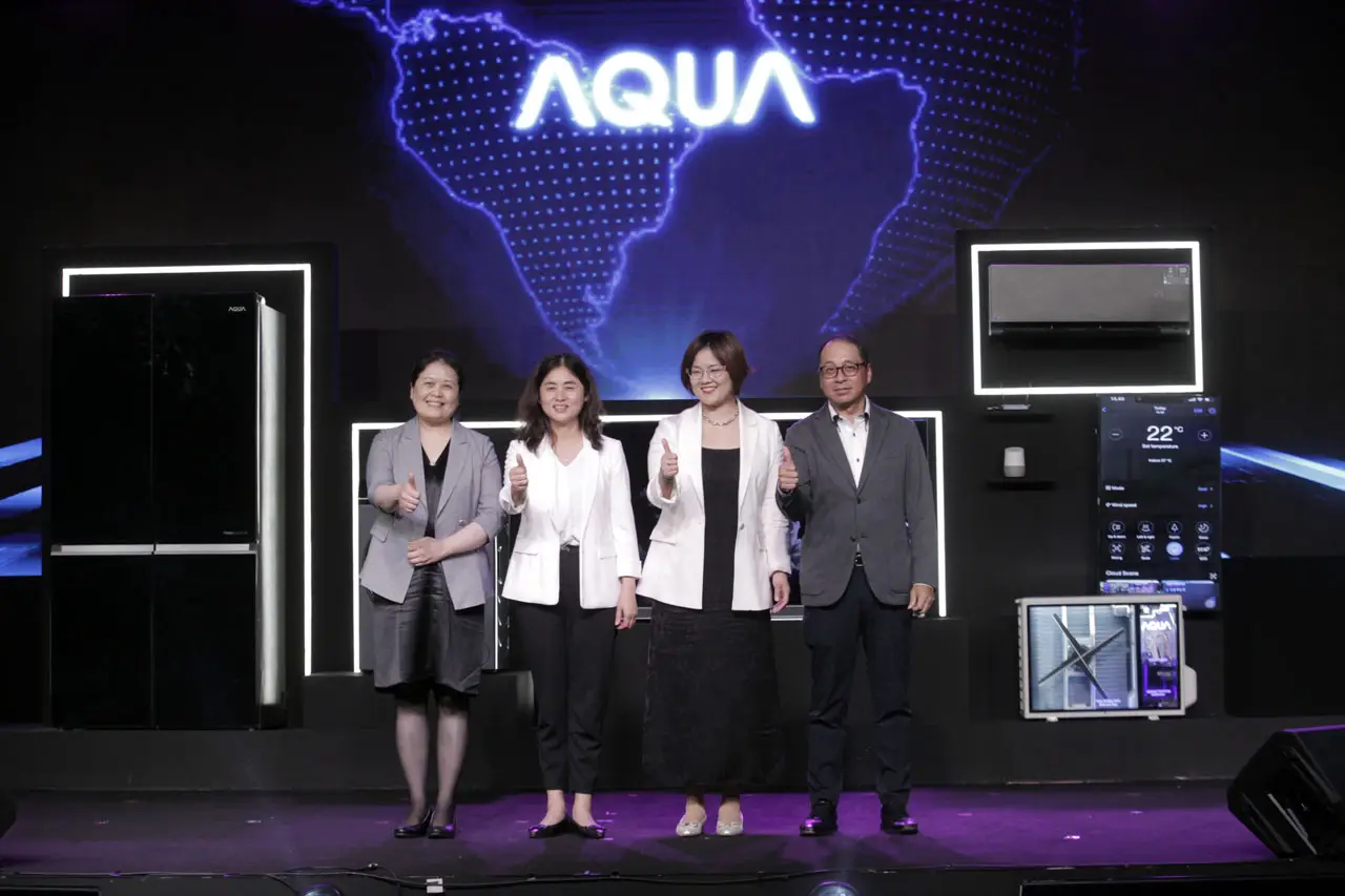 Sambut Awal Tahun, AQUA...