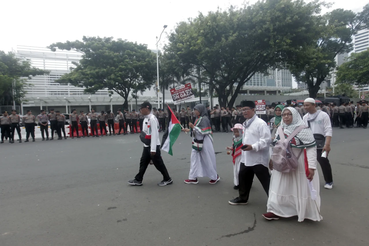 Protes Global di Jakarta,...