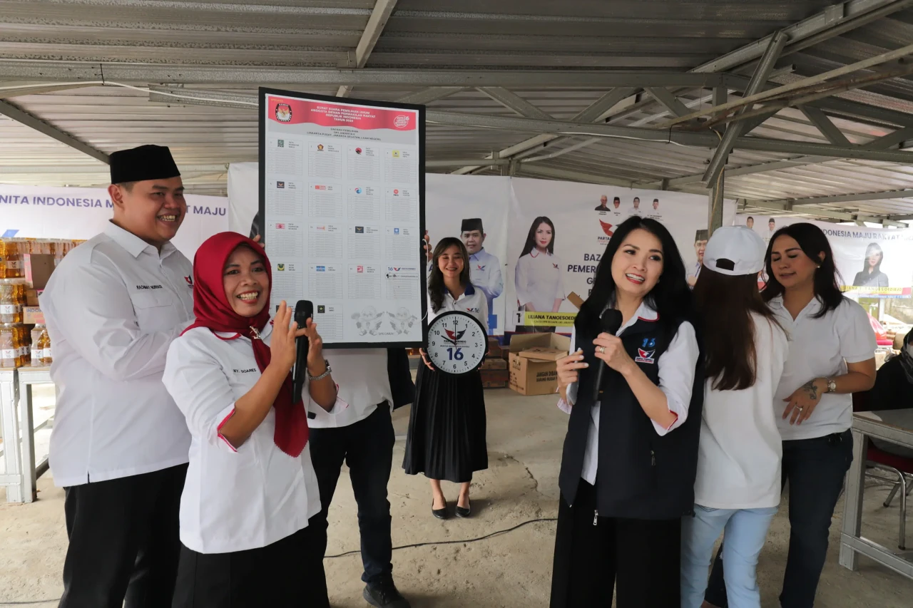 Partai Perindo Gelar...