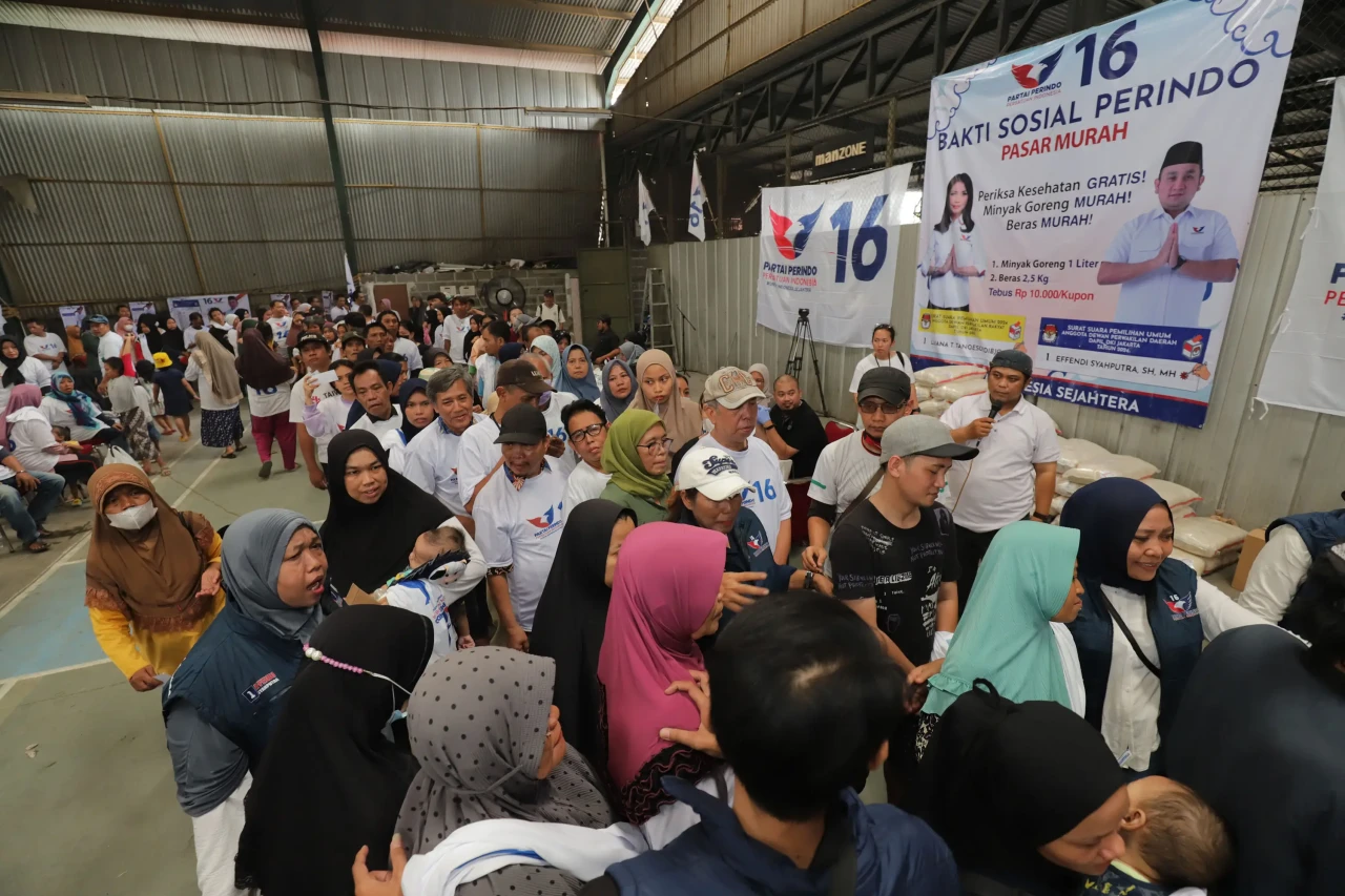 Partai Perindo Gencarkan...