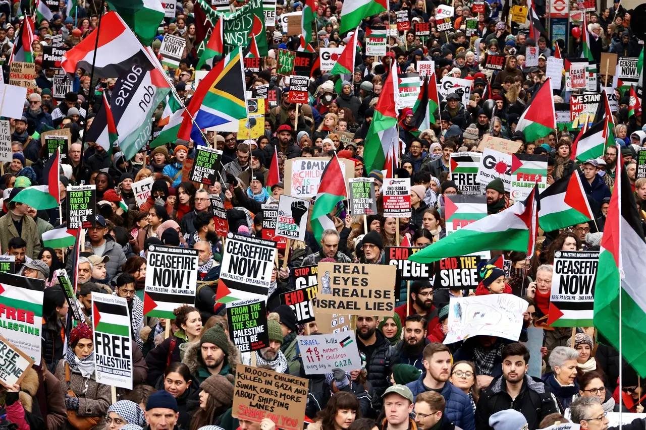 Bela Palestina, Ribuan...